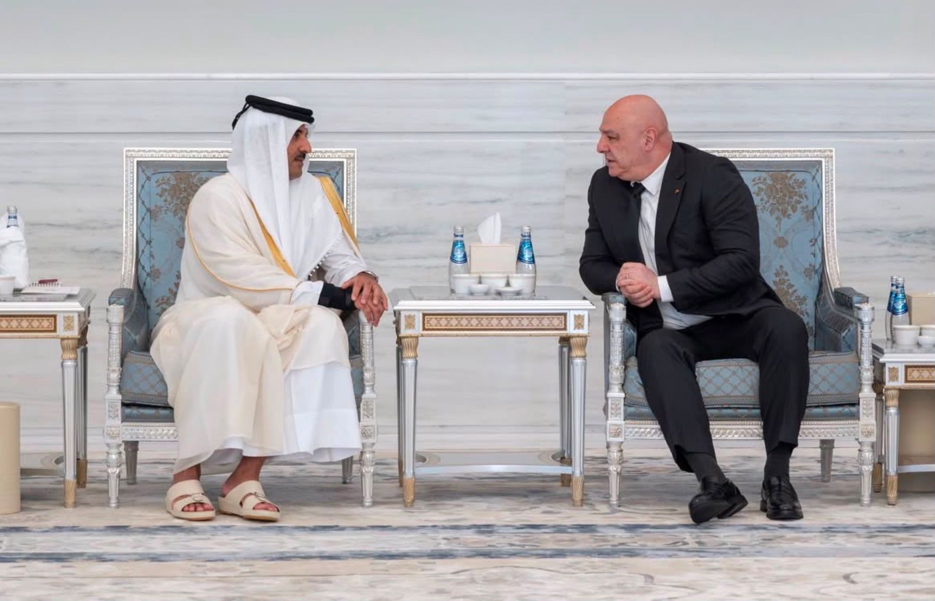 عون قدّم التعازي إلى أمير قطر: اللبنانيون لن ينسوا الدعم الذي قدّمه الأمير الراحل للبنان وشعبه